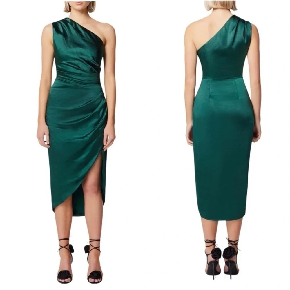 elliatt cassini one-shoulder dress Elliatt | Dresses | Nwot Elliatt Cassini Oneshoulder Draped Satin Dress In  Forest Green Size S